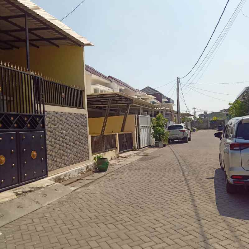 dijual rumah greenlake wonorejo