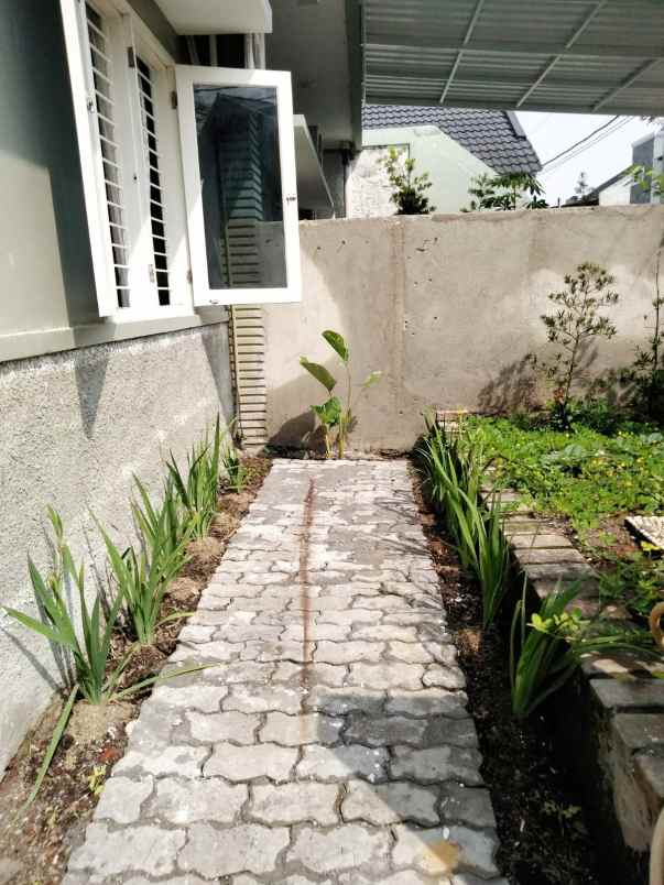 dijual rumah griya loka bsd tangsel