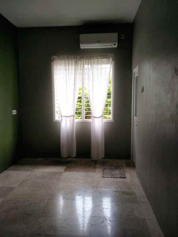 dijual rumah griya loka bsd tangsel