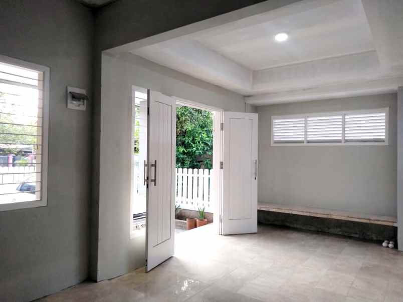 dijual rumah griya loka bsd tangsel