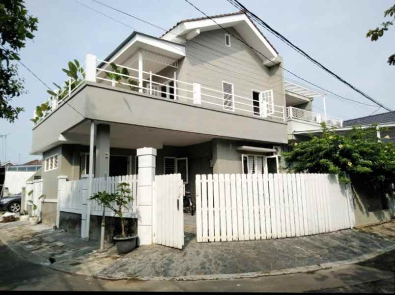 dijual rumah griya loka bsd tangsel