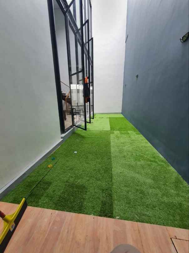 dijual rumah gudang sutorejo selatan siap huni bagus