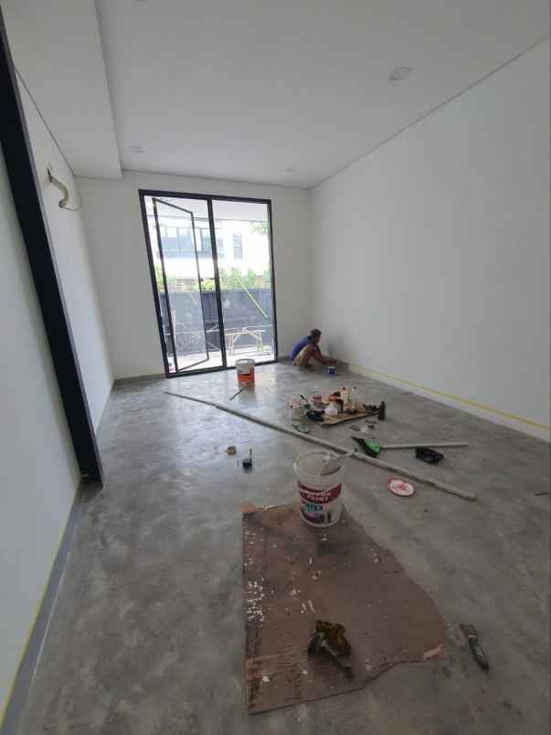 dijual rumah gudang sutorejo selatan siap huni bagus