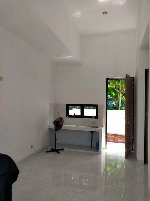 dijual rumah gunung putri