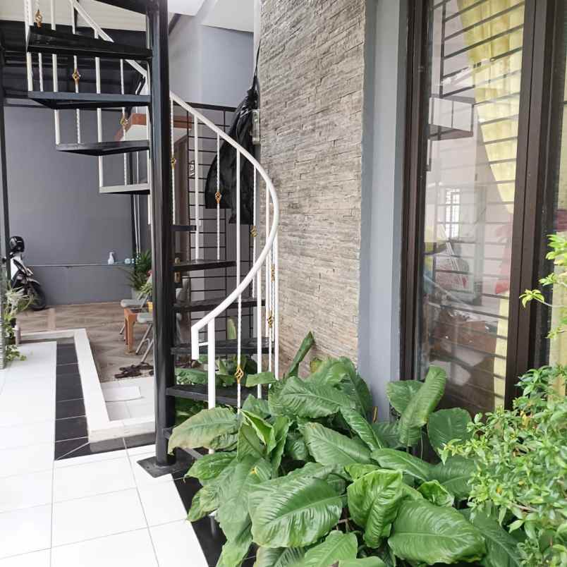 dijual rumah h baping susukan ciracas