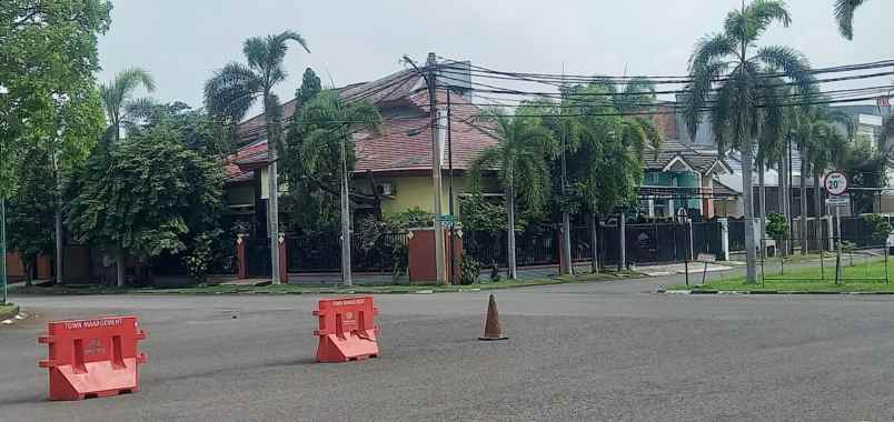 dijual rumah harapan indah cluster aralia