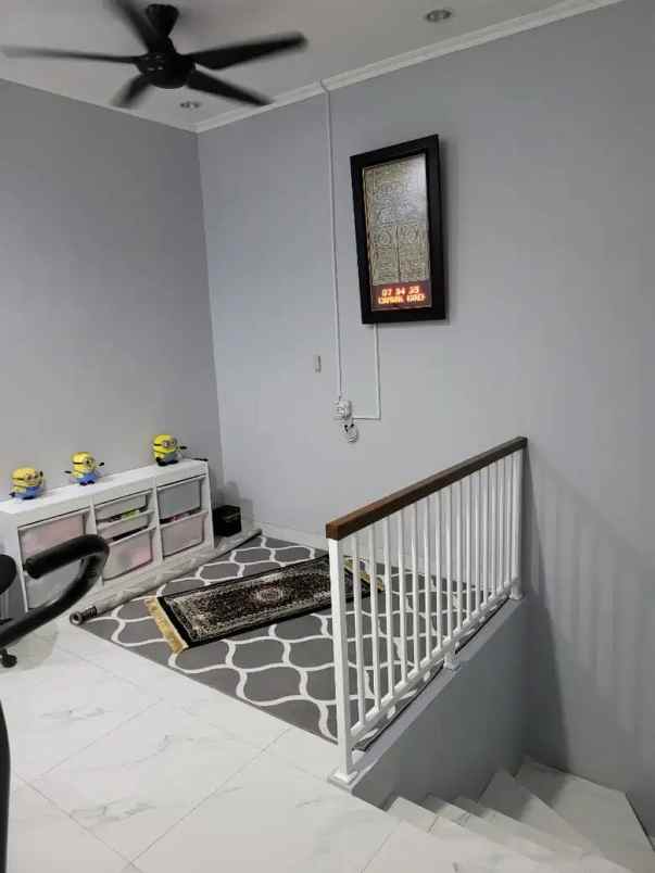 dijual rumah hunian cantik terawat bsd city