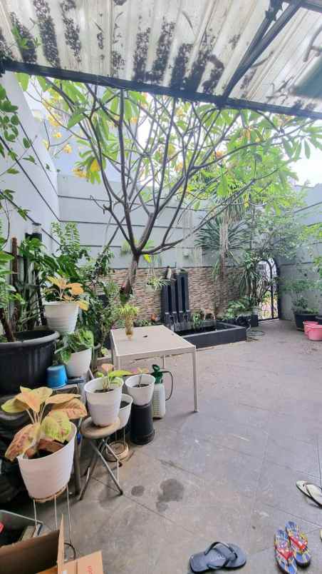 dijual rumah jakarta garden city