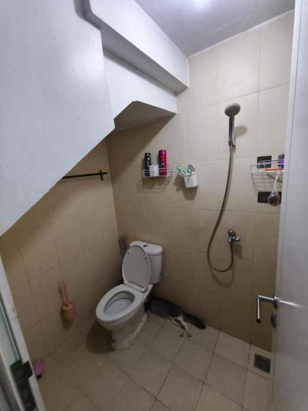 dijual rumah jakarta garden city