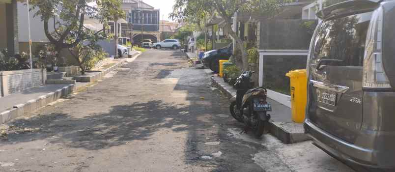 dijual rumah jalan abadi regency