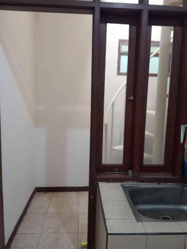 dijual rumah jalan abadi regency