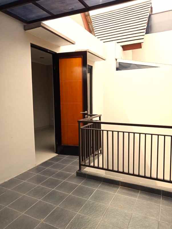 dijual rumah jalan aselih raya