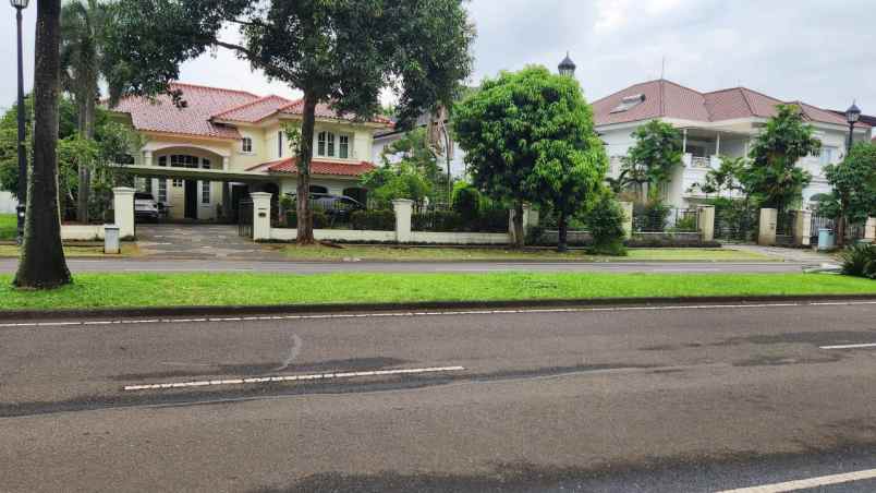 dijual rumah jalan boulevard palem raya