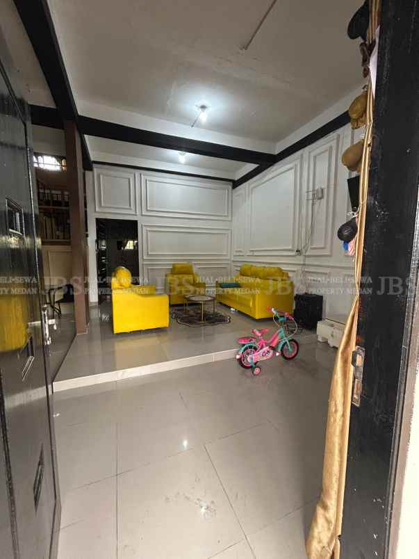 dijual rumah jalan brigjend katamso gg