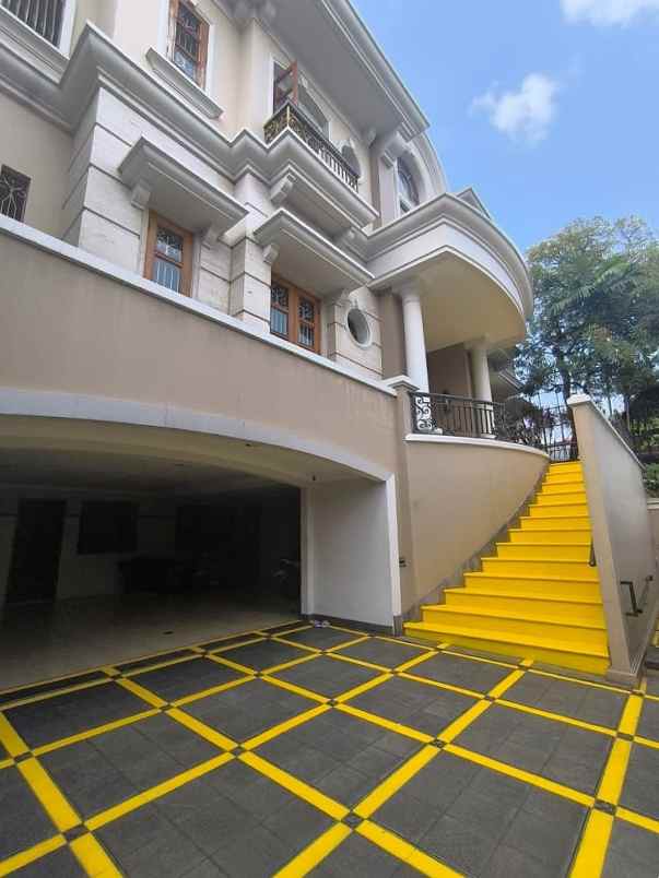 dijual rumah jalan cemapak putih timur