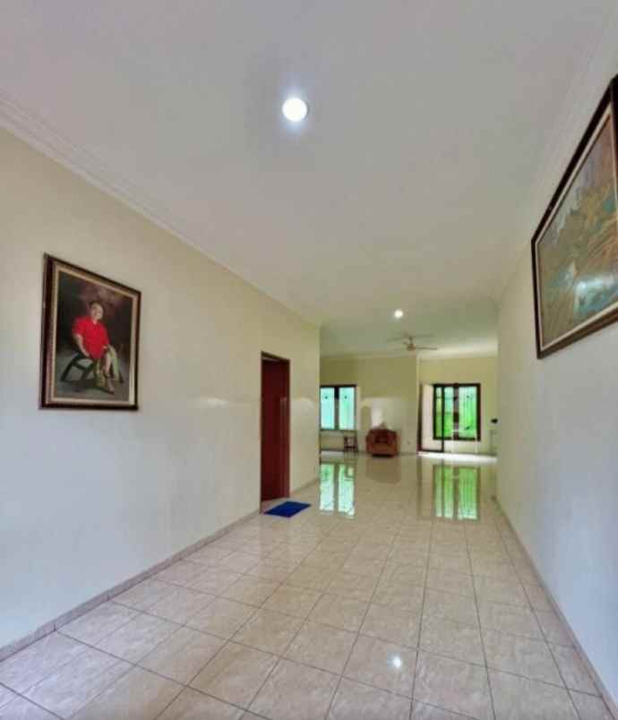 dijual rumah jalan darmo hill