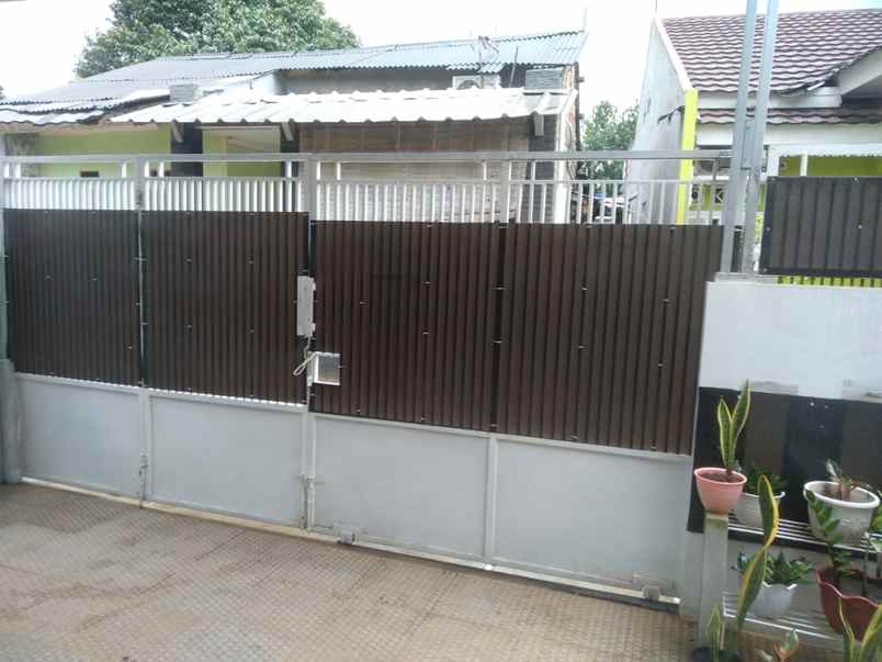 dijual rumah jalan h nipan salam