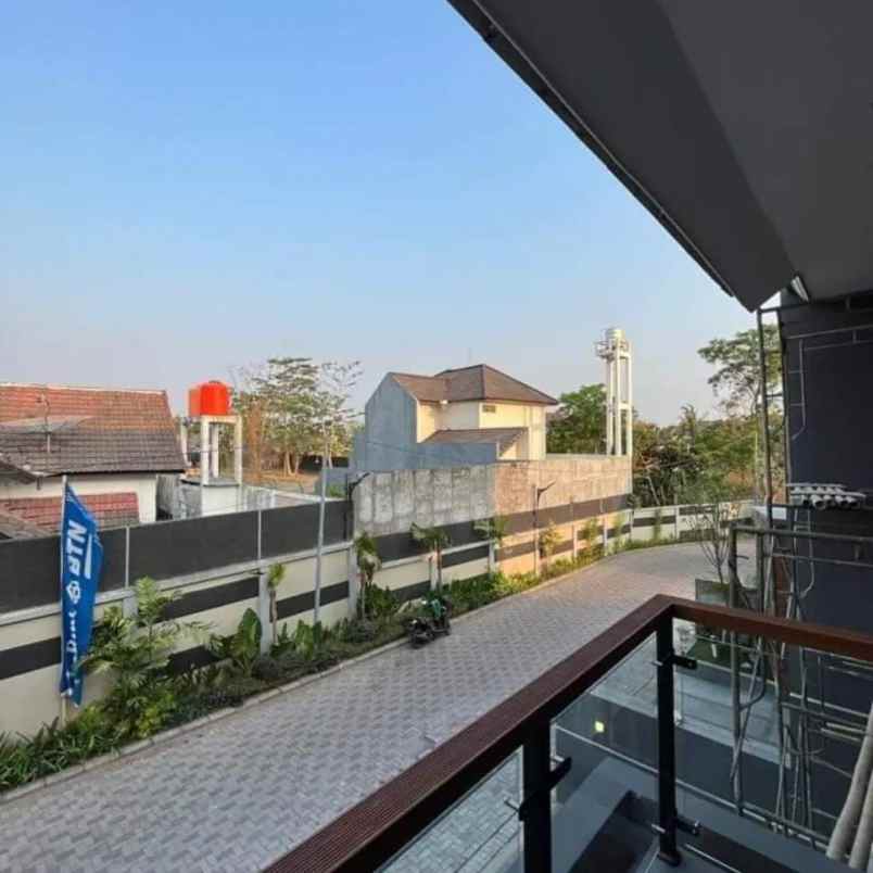 dijual rumah jalan kaliurang km 8