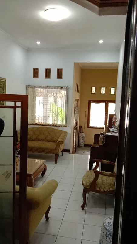 dijual rumah jalan kawaluyaan