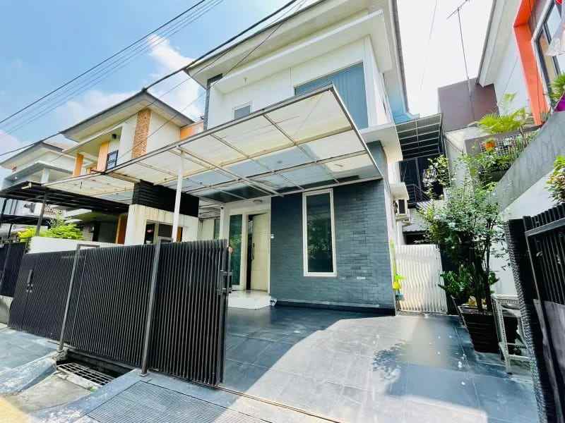 dijual rumah jalan kenari utara no 10