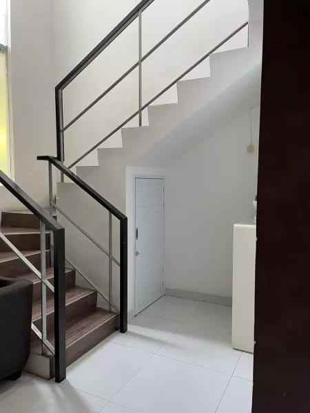 dijual rumah jalan kenari utara no 10