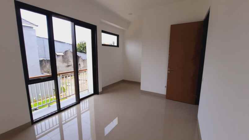 dijual rumah jalan lestari