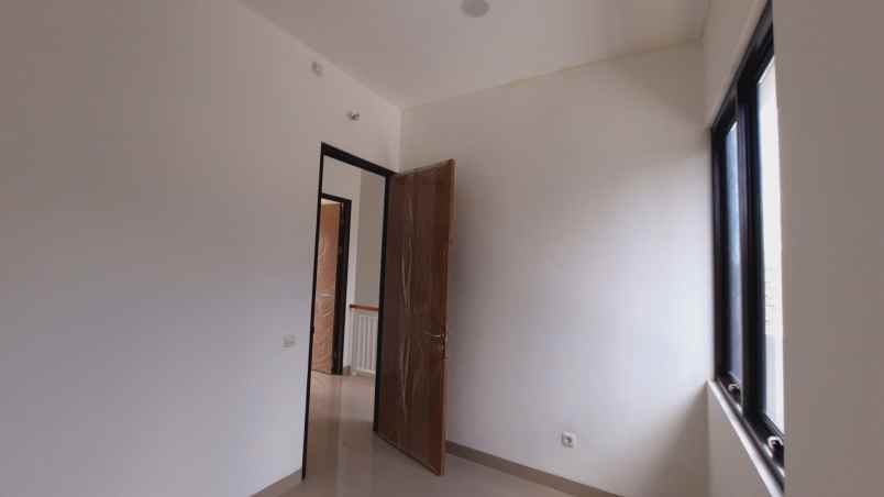 dijual rumah jalan lestari