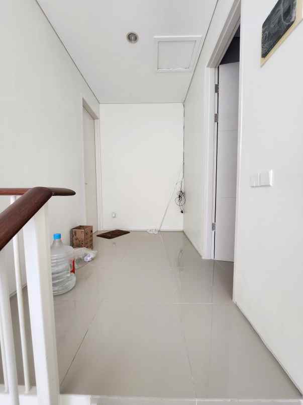 dijual rumah jalan north west park