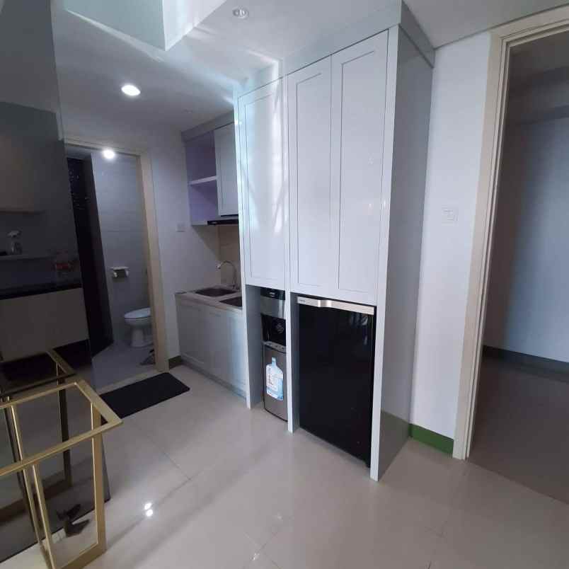 dijual rumah jalan pakuwon indah