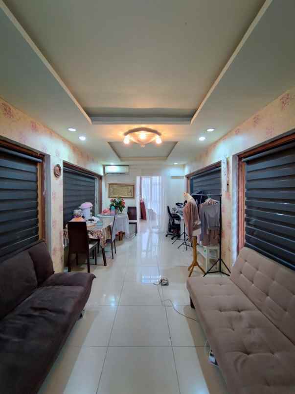 dijual rumah jalan pinang limo depok