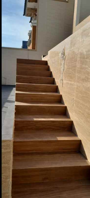 dijual rumah jalan puri widya kencana