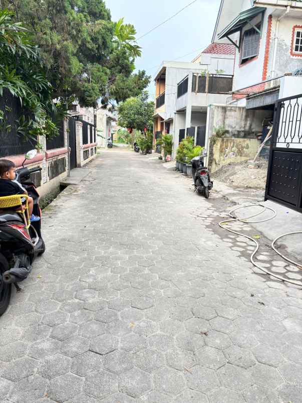 dijual rumah jalan raya ciledug