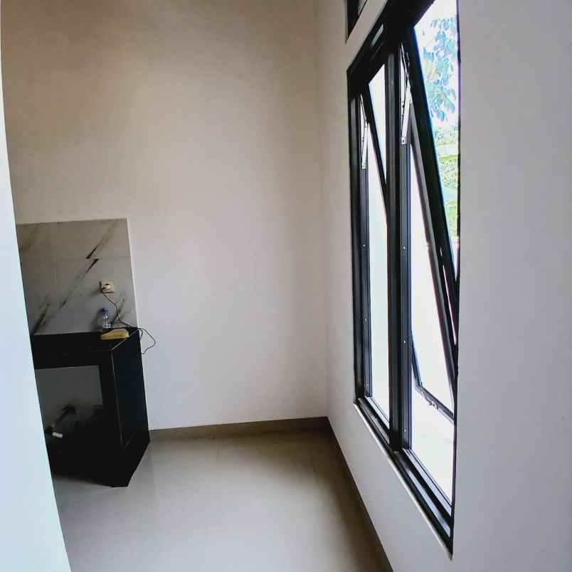 dijual rumah jalan raya citayam dkt