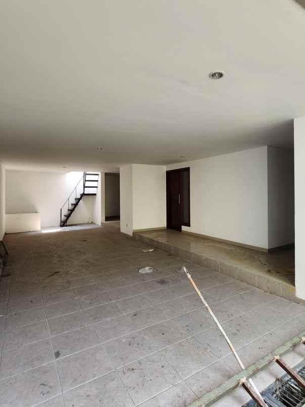 dijual rumah jalan raya kemang ampera