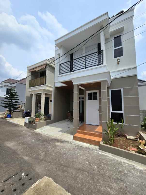 dijual rumah jalan raya serdang beji depok