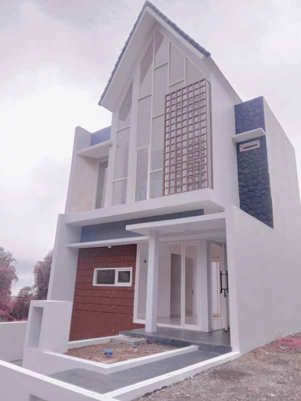 dijual rumah jalan raya surabaya malang