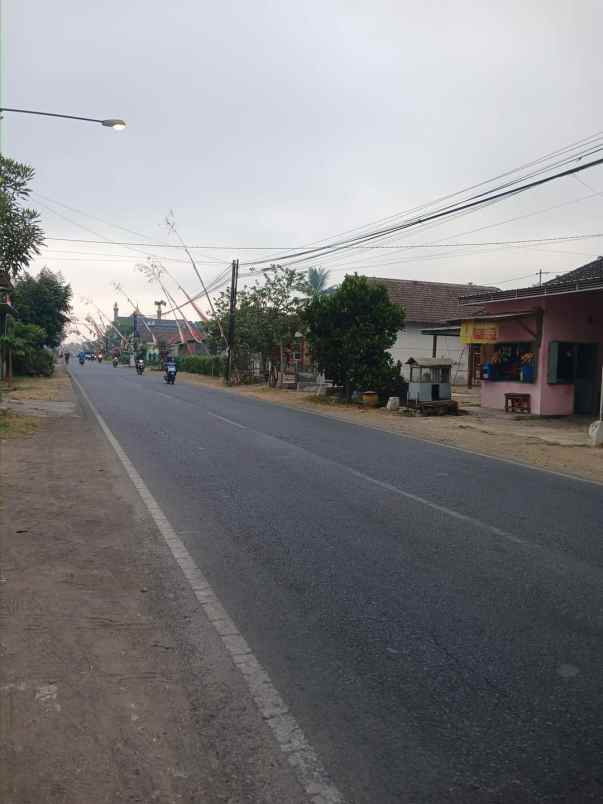 dijual rumah jalan raya utama kedungrejo