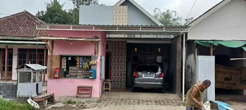 dijual rumah jalan raya utama kedungrejo