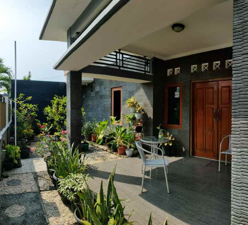 dijual rumah jalan sadewa