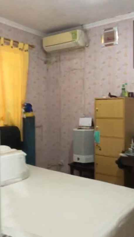 dijual rumah jalan villa valensia