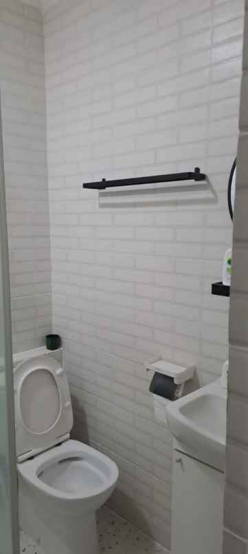 dijual rumah janur hijau kelapa gading