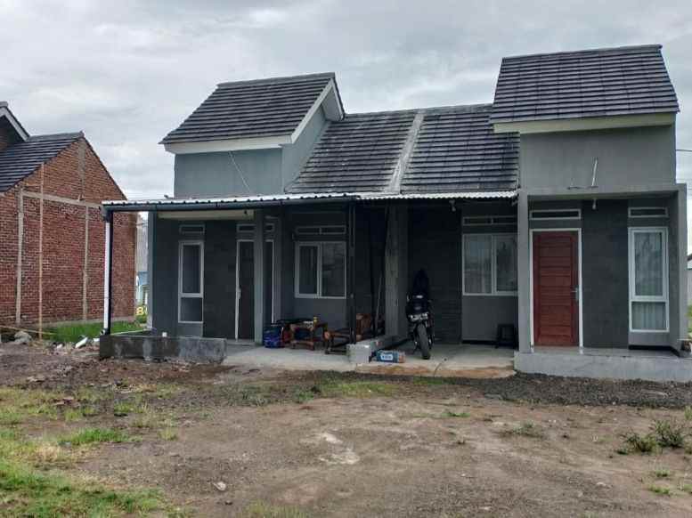 dijual rumah jelekong