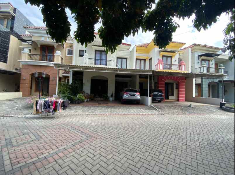 dijual rumah jemursari