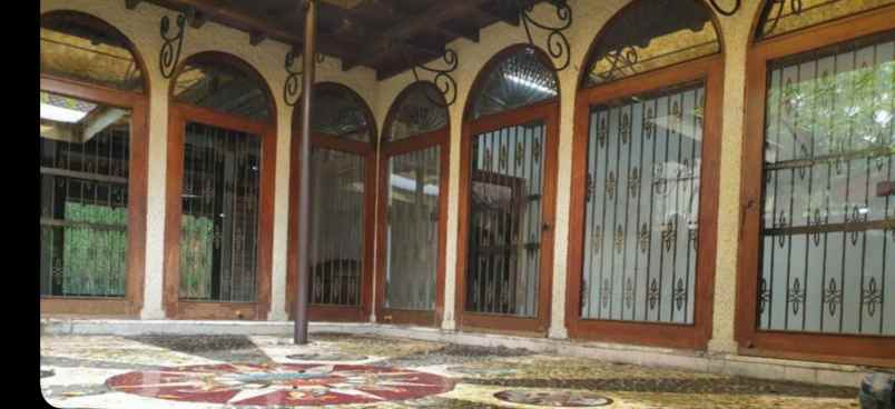 dijual rumah jemursari