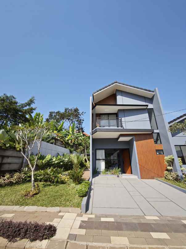 dijual rumah jl avoria estate kemang