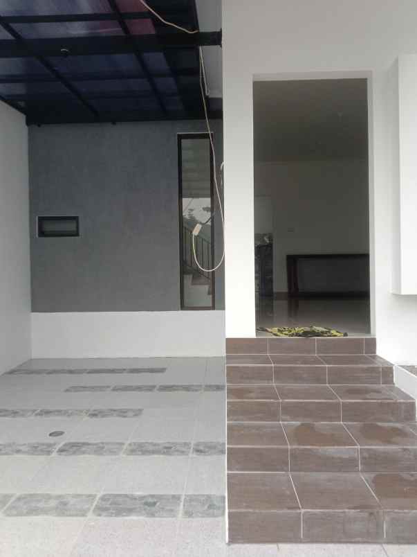 dijual rumah jl benda jatikramat