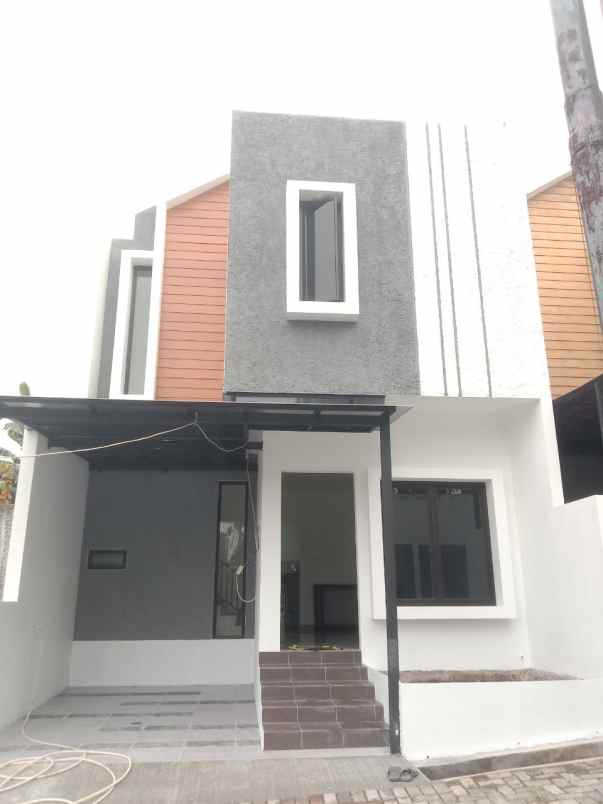 dijual rumah jl benda jatikramat