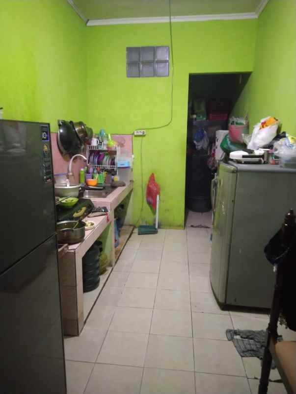 dijual rumah jl boulevard metland