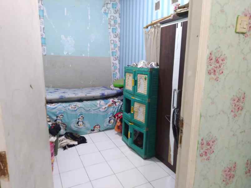 dijual rumah jl boulevard metland