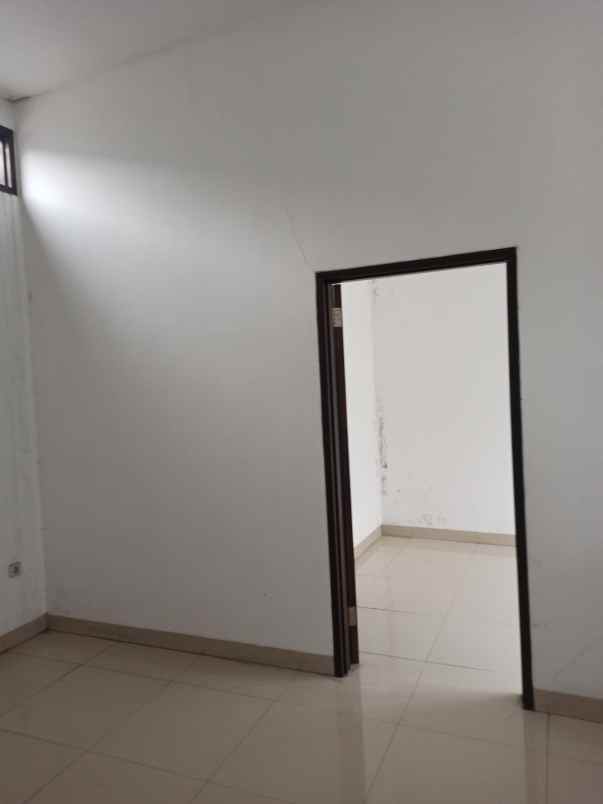 dijual rumah jl budhi luhur